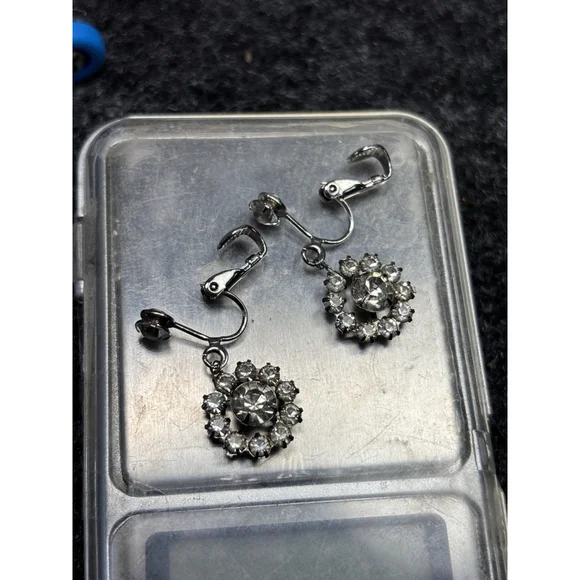 VINTAGE SILVERTONE CRYSTALS FLORAL BROOCH PIN with clip on earrings - Picture 11 of 13